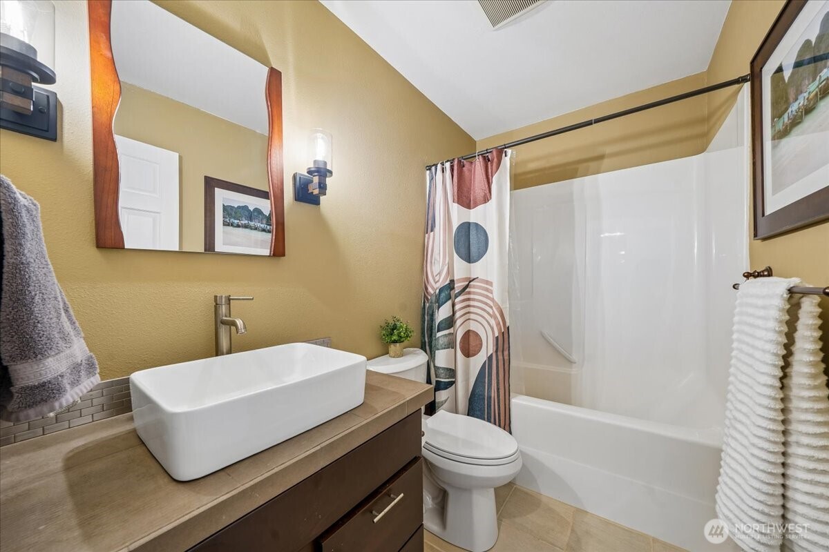 10315 Riviera Drive , Anderson Island, WA 98303