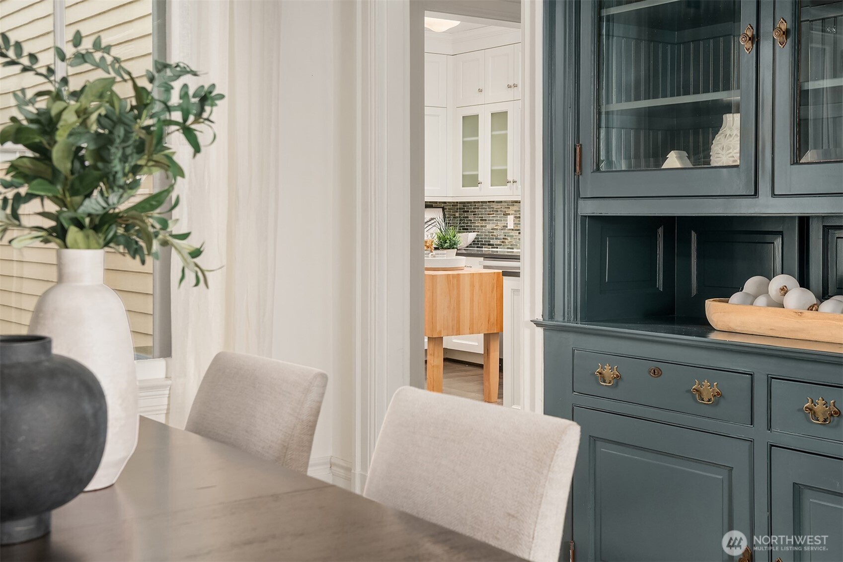 4004 Washington Avenue W, Seattle, WA 98199