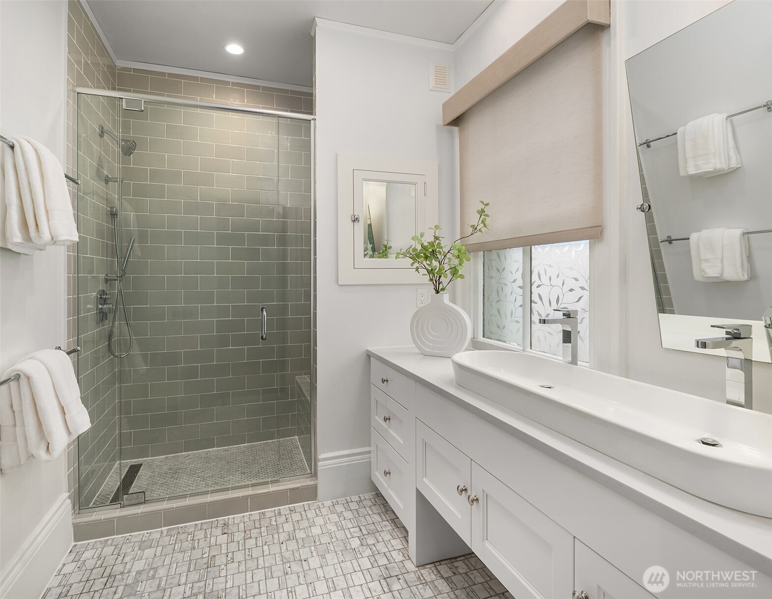 4004 Washington Avenue W, Seattle, WA 98199