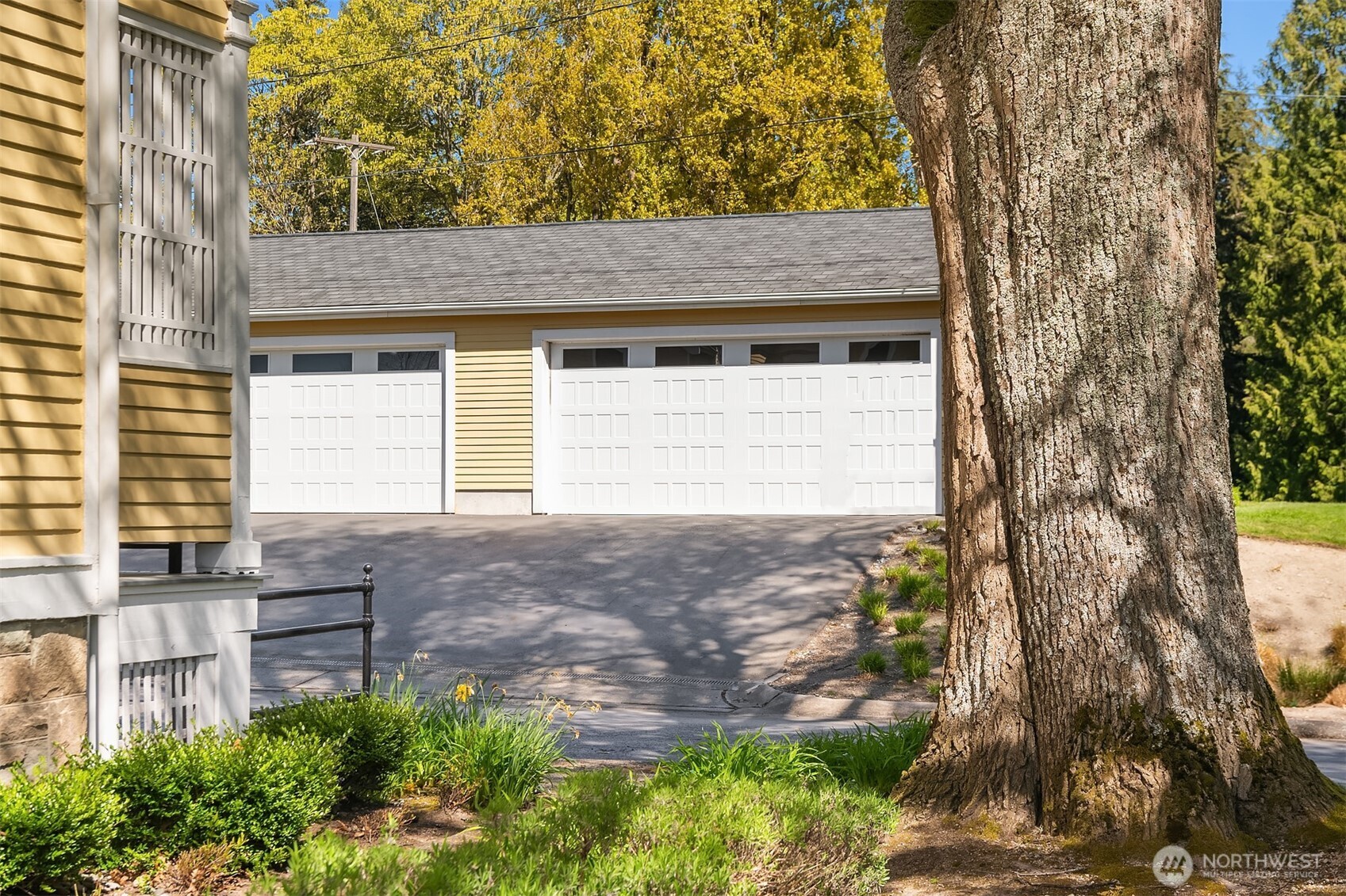 4004 Washington Avenue W, Seattle, WA 98199