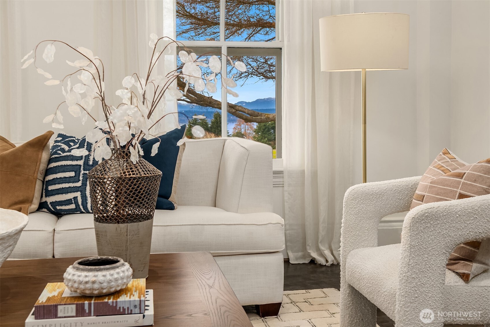 4004 Washington Avenue W, Seattle, WA 98199