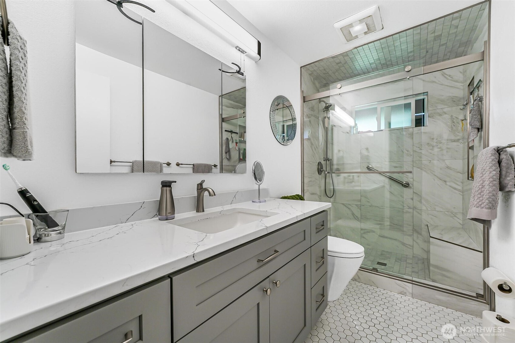 23326 SE 199th Street , Maple Valley, WA 98038