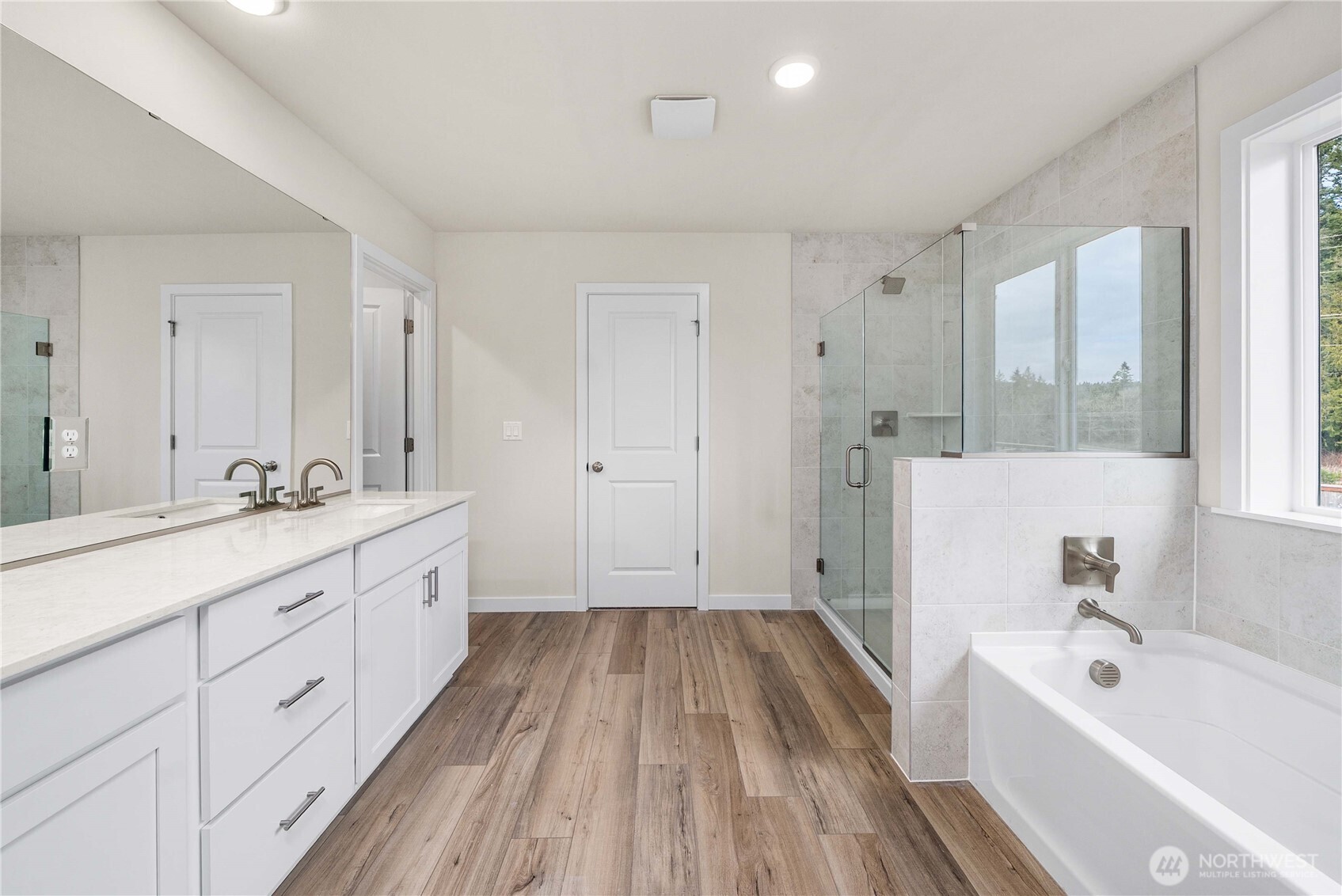 2034 NE Norseman Way , Poulsbo, WA 98370