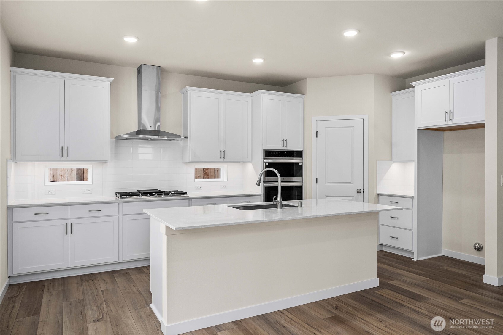 2034 NE Norseman Way , Poulsbo, WA 98370