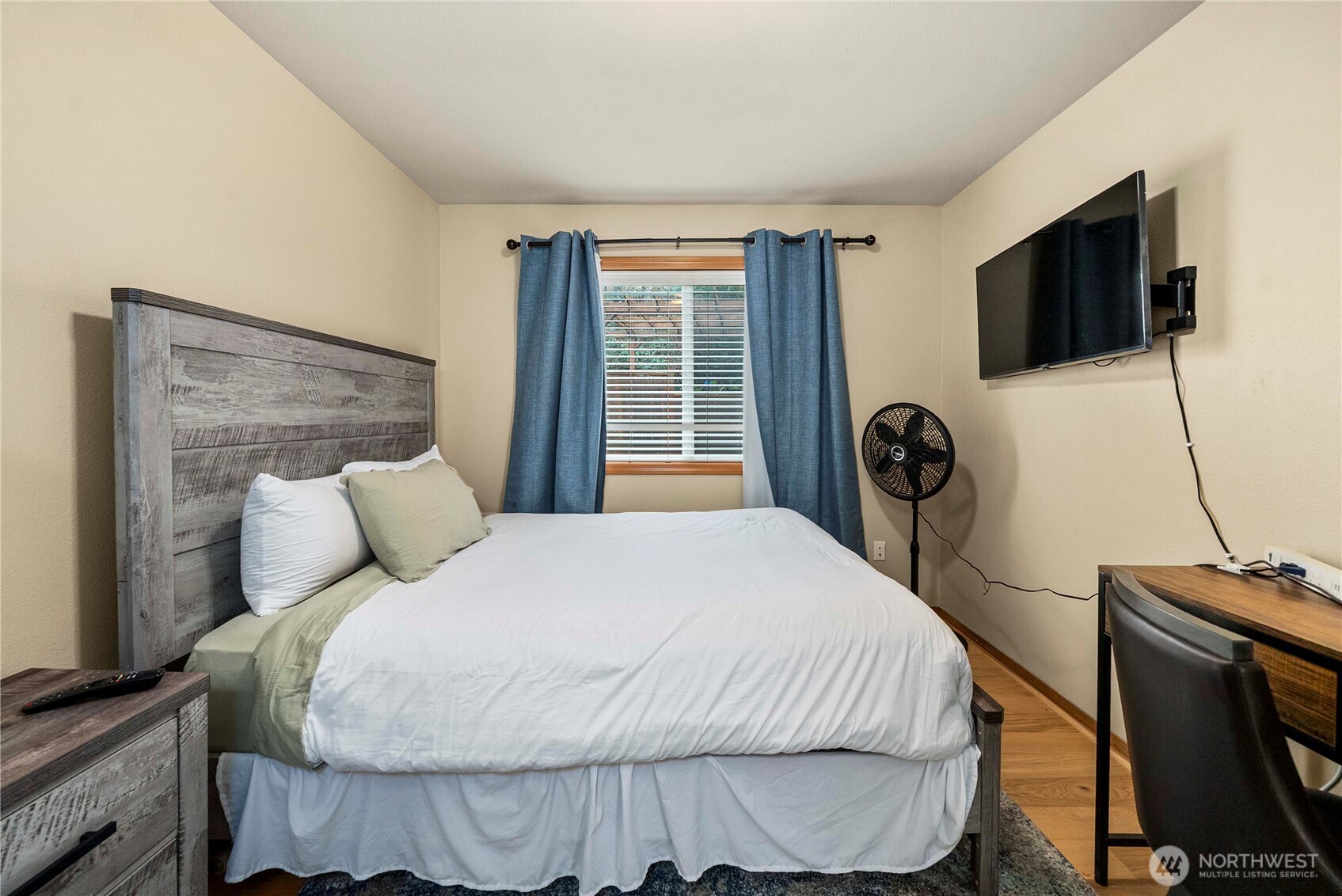 5145 B S Augusta , Seattle, WA 98178