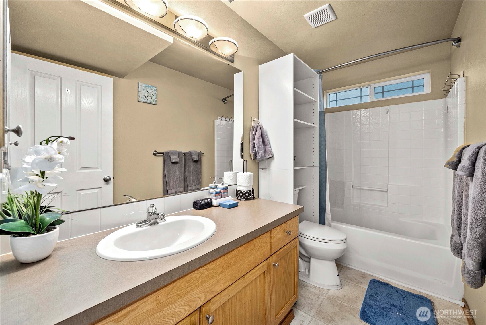 5145 B S Augusta , Seattle, WA 98178