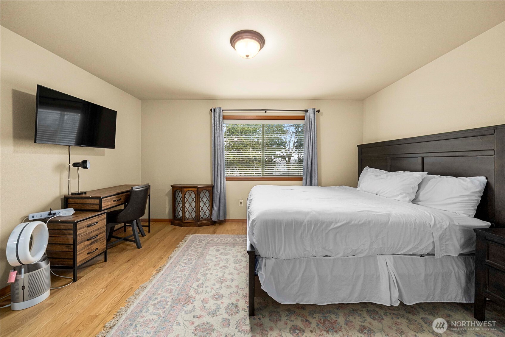 5145 B S Augusta , Seattle, WA 98178