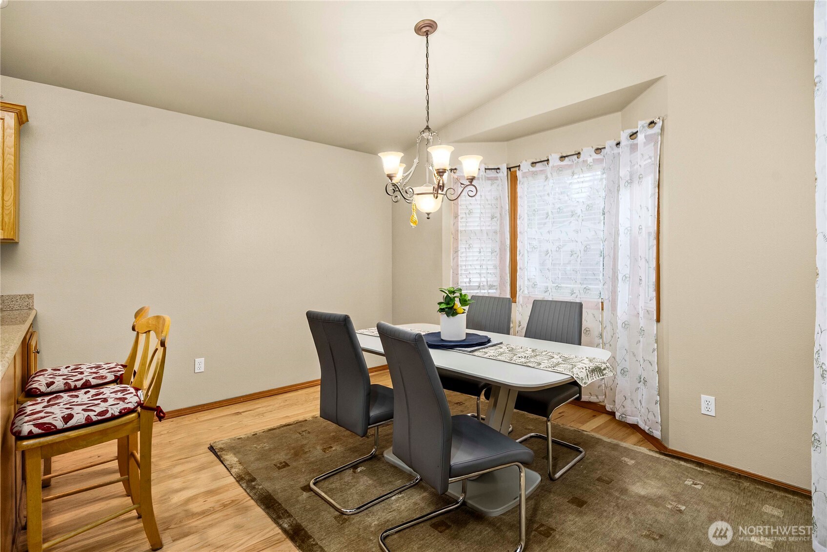 5145 B S Augusta , Seattle, WA 98178