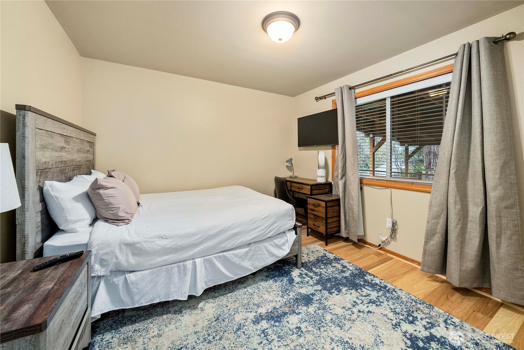 5145 B S Augusta , Seattle, WA 98178