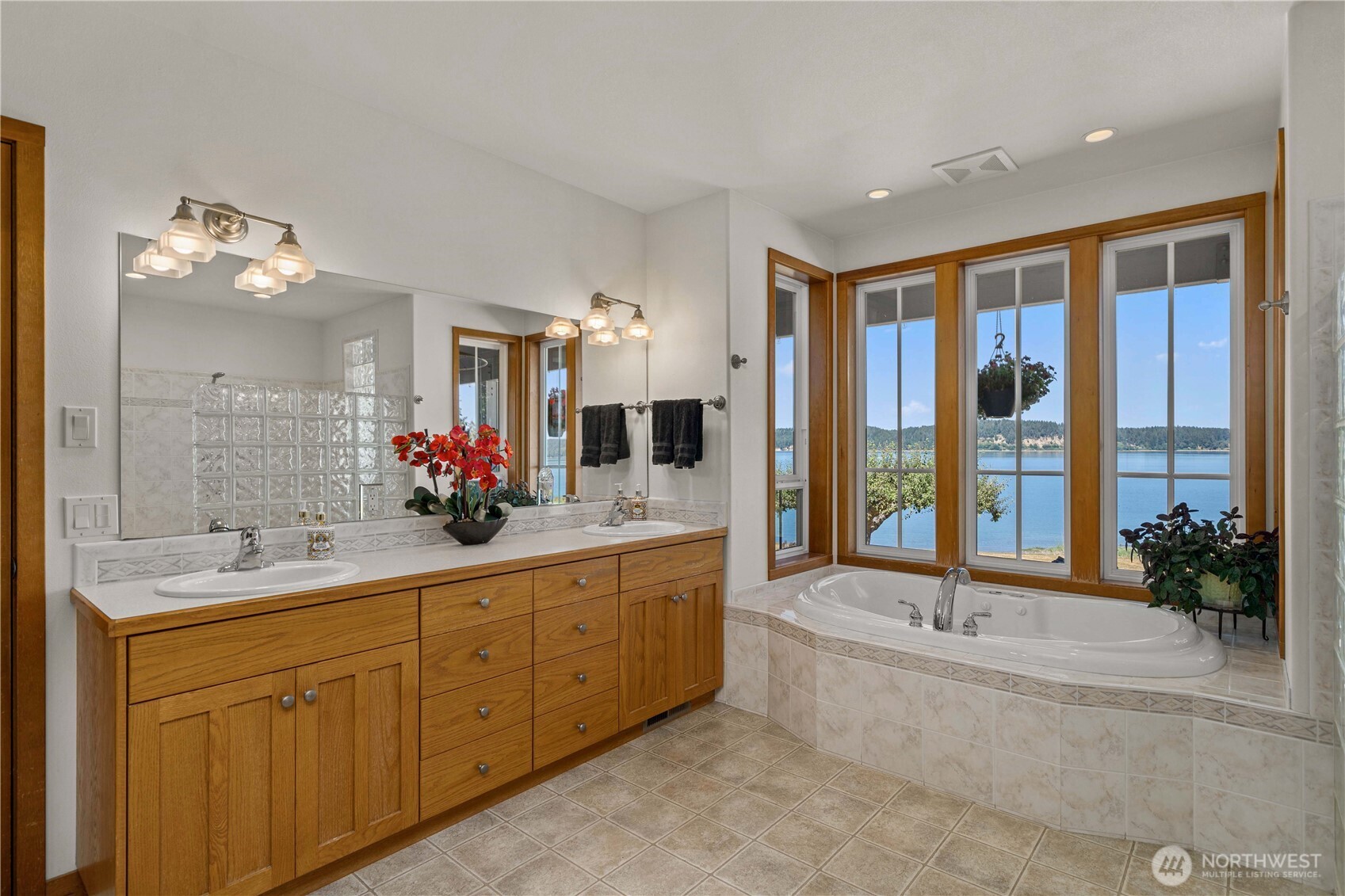 110 E Smith Cove Way , Shelton, WA 98584