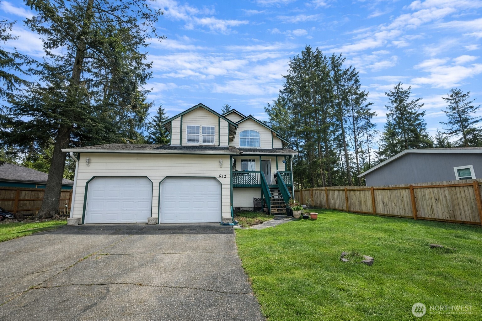 612 Sunset Avenue NE, Ocean Shores, WA 98569