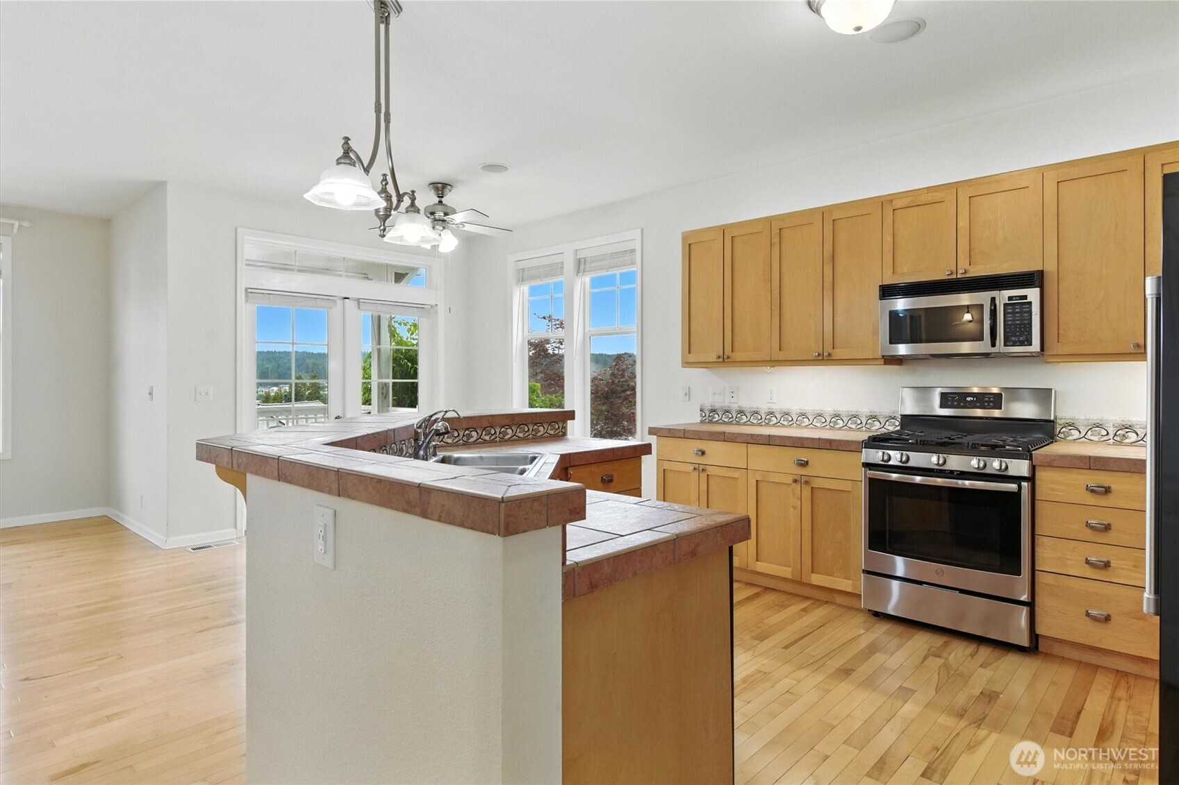 19795 4th Avenue NE, Poulsbo, WA 98370