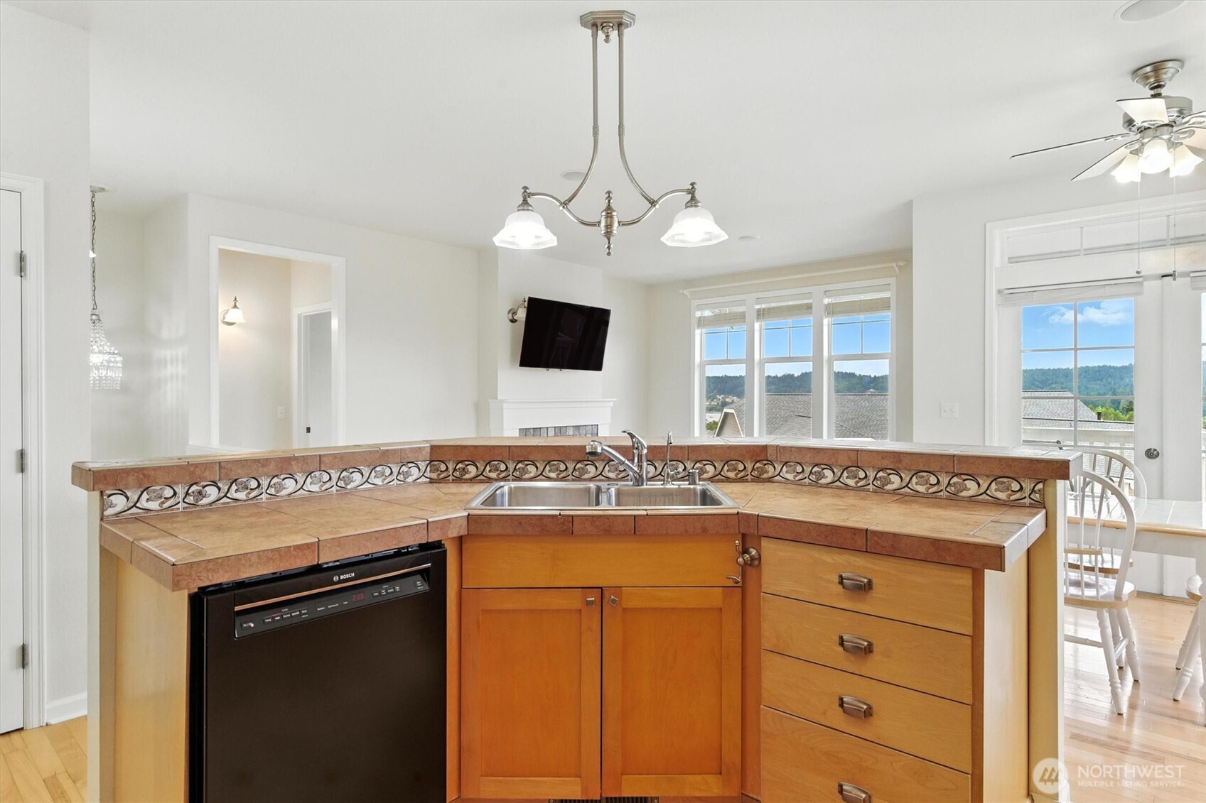 19795 4th Avenue NE, Poulsbo, WA 98370