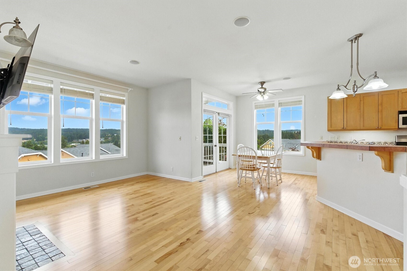 19795 4th Avenue NE, Poulsbo, WA 98370