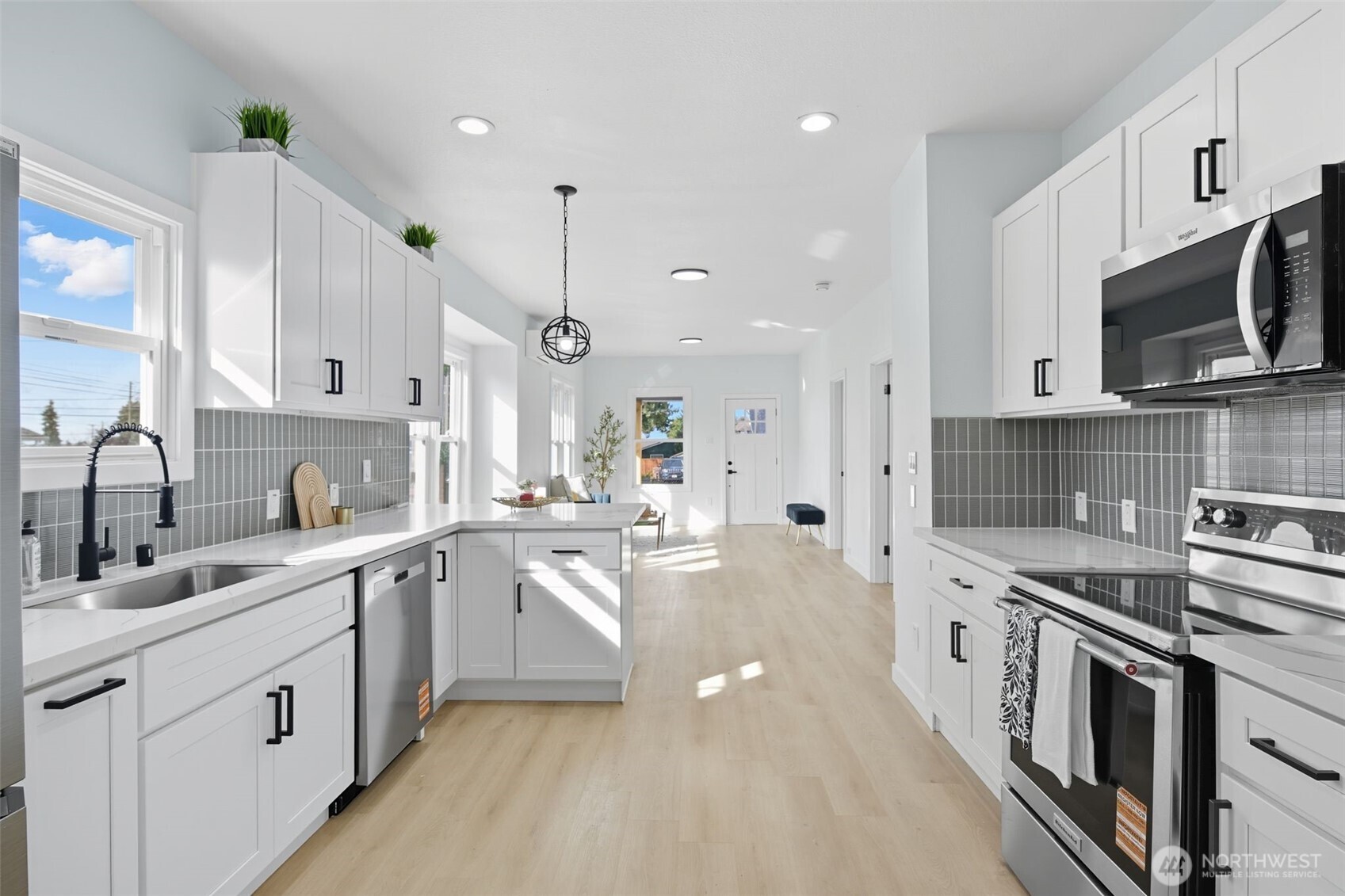 808 E 46th Street , Tacoma, WA 98404