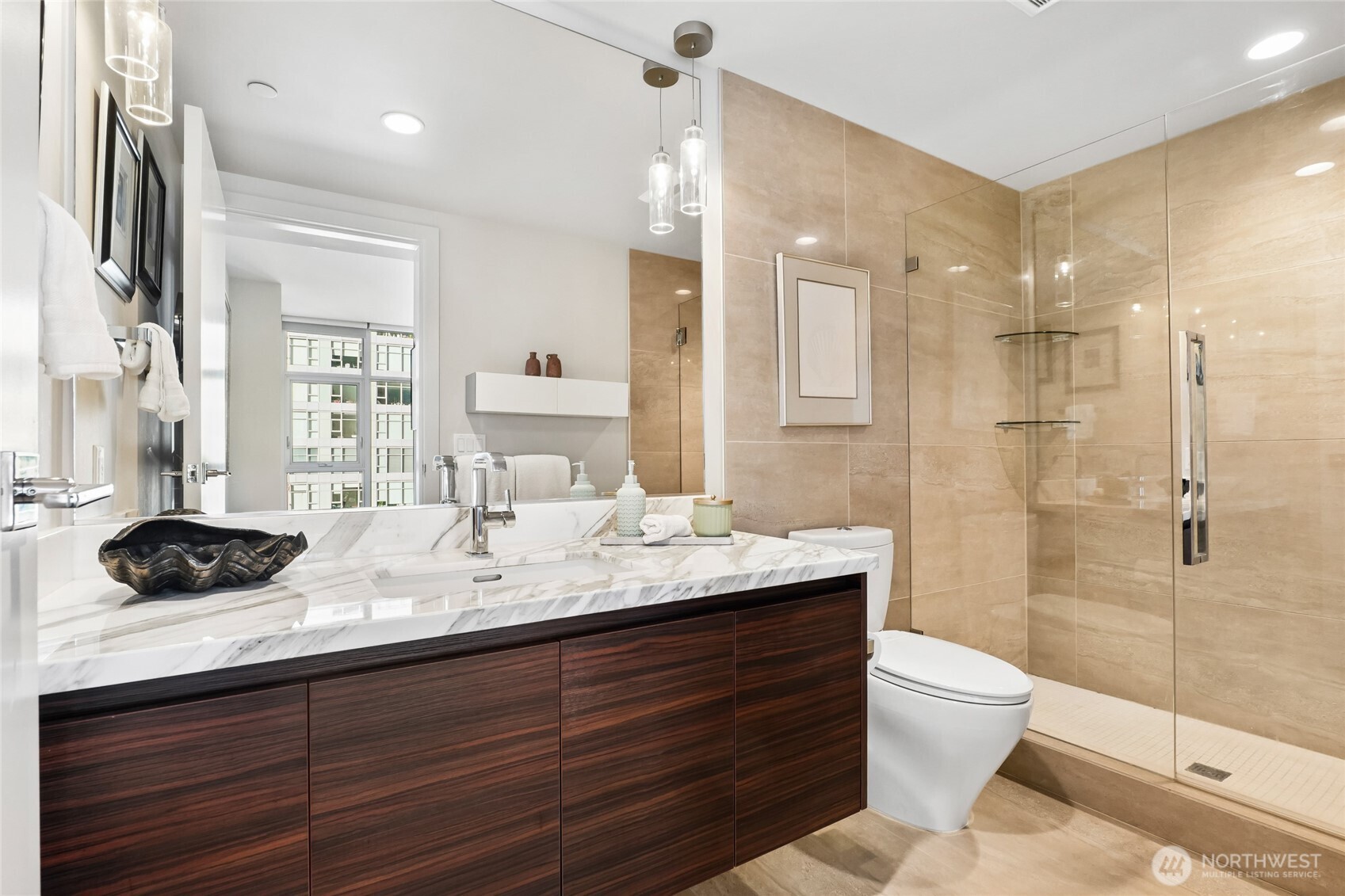 583 Battery Street #2807N, Seattle, WA 98121