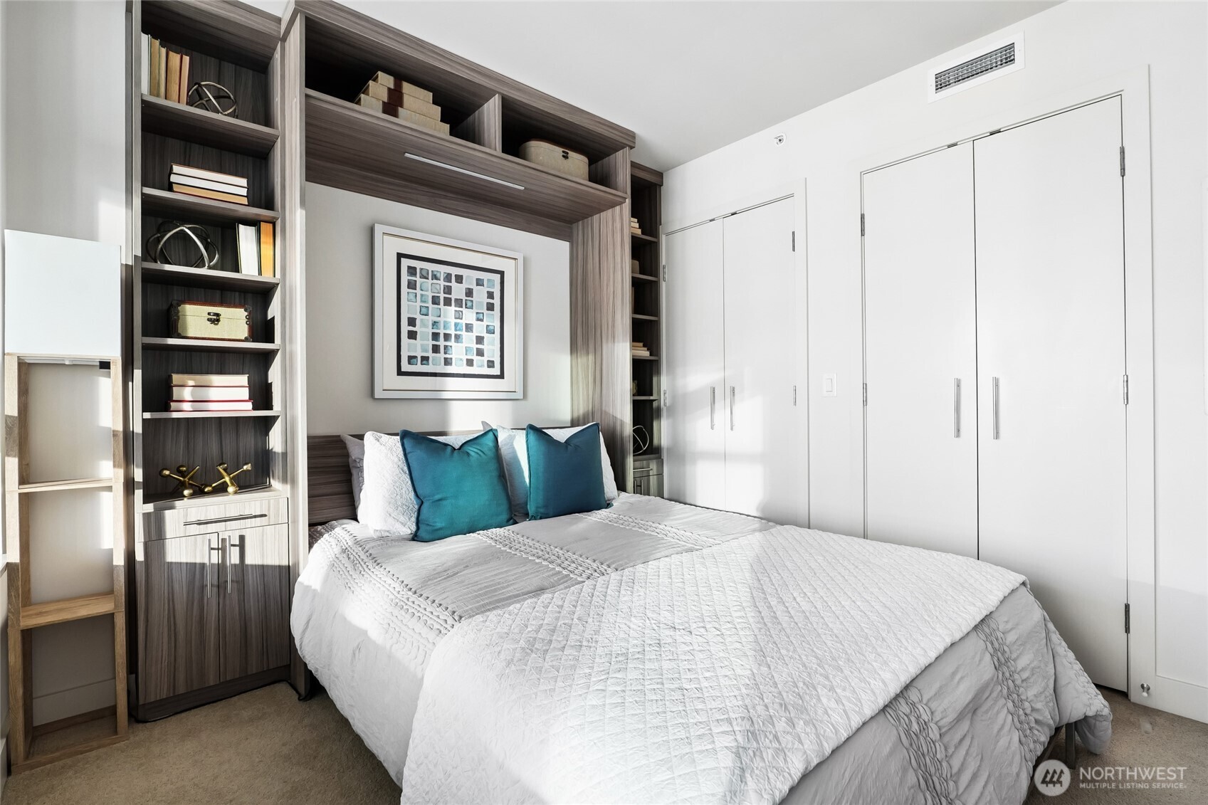 583 Battery Street #2807N, Seattle, WA 98121