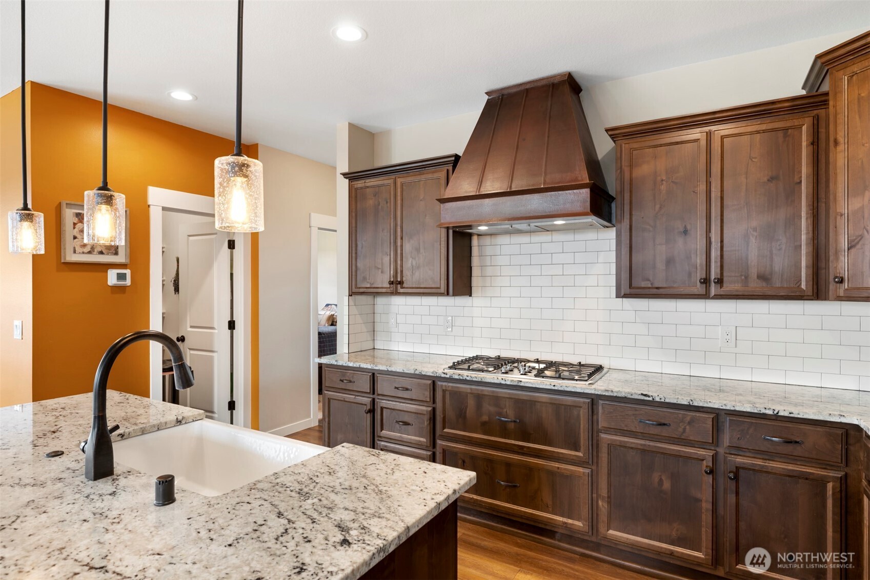 676 E White Oak Avenue , La Center, WA 98629