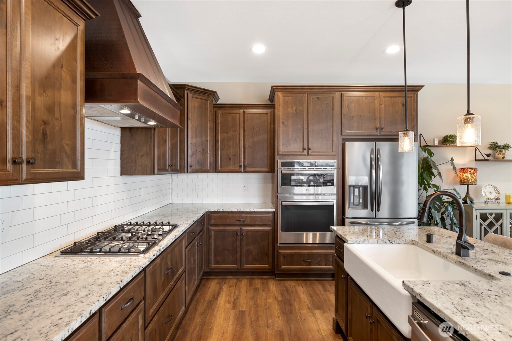 676 E White Oak Avenue , La Center, WA 98629