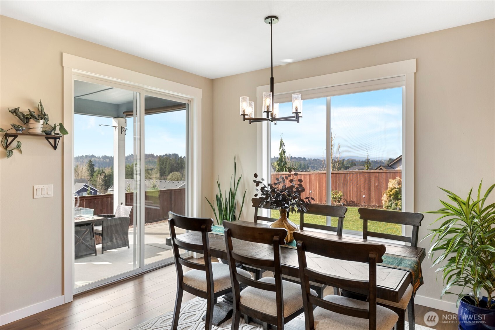 676 E White Oak Avenue , La Center, WA 98629