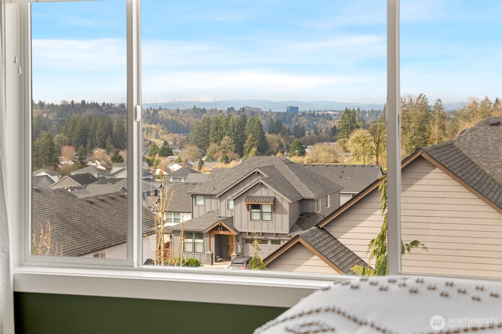 676 E White Oak Avenue , La Center, WA 98629