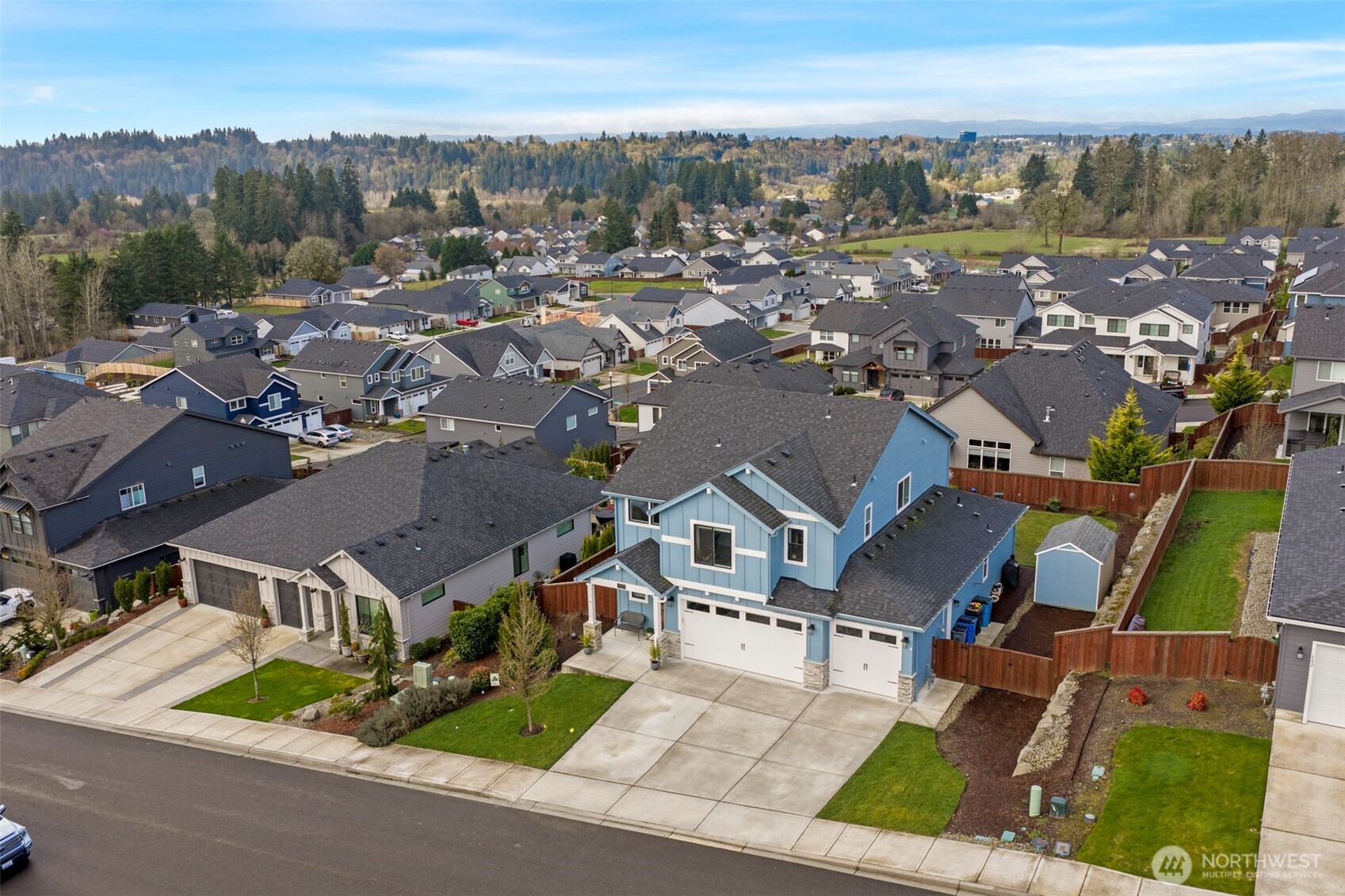 676 E White Oak Avenue , La Center, WA 98629