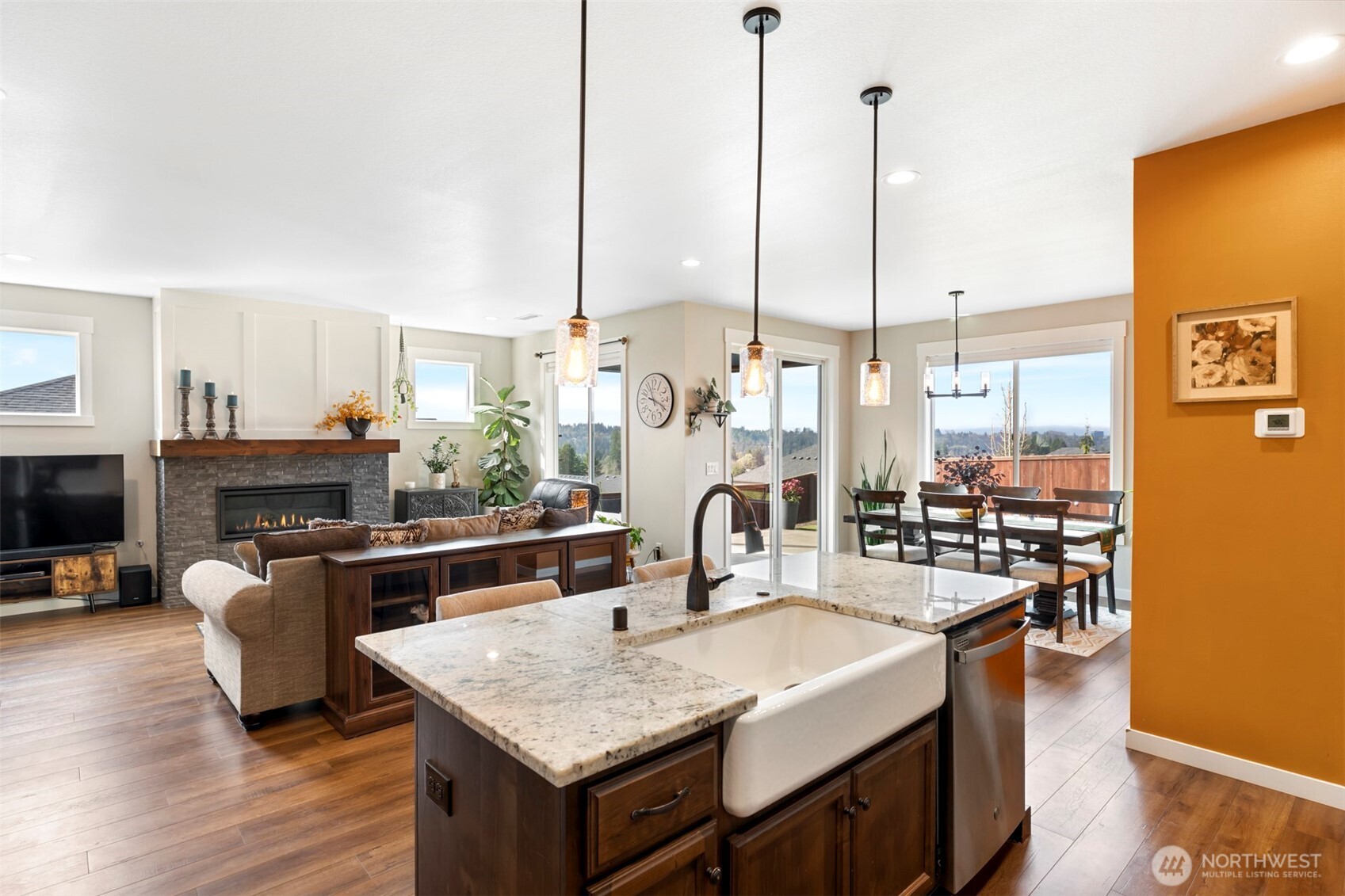 676 E White Oak Avenue , La Center, WA 98629