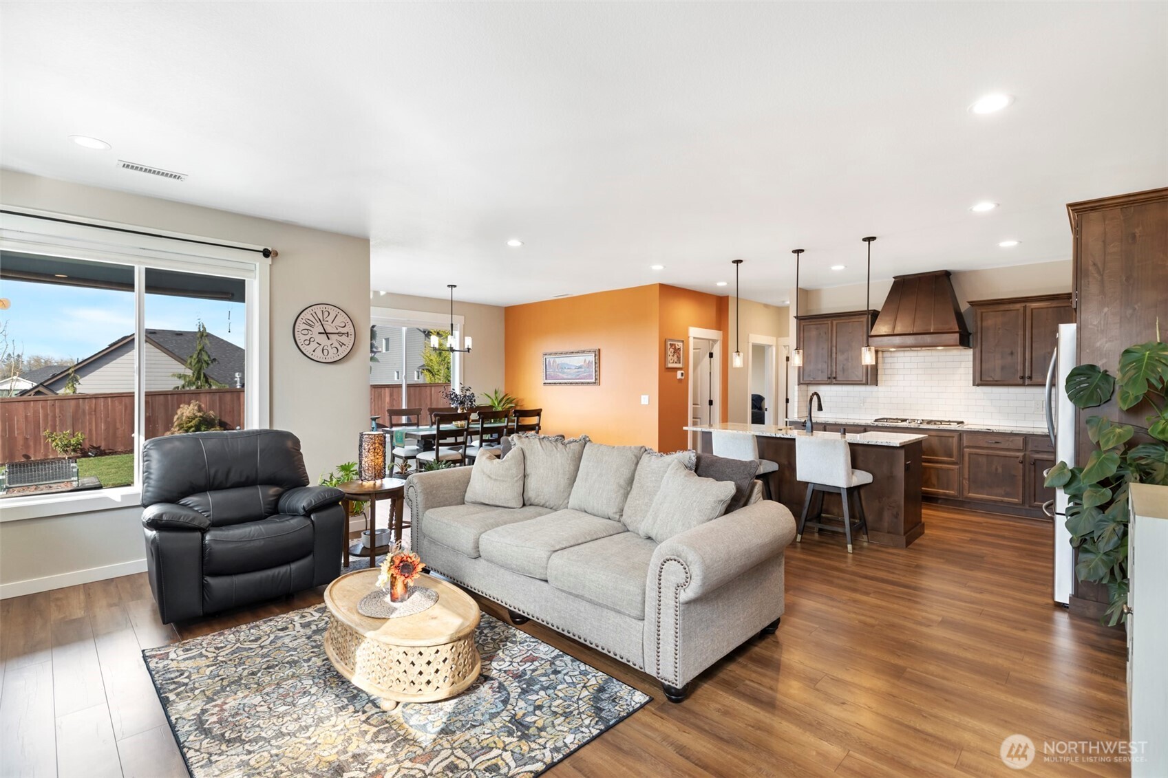 676 E White Oak Avenue , La Center, WA 98629