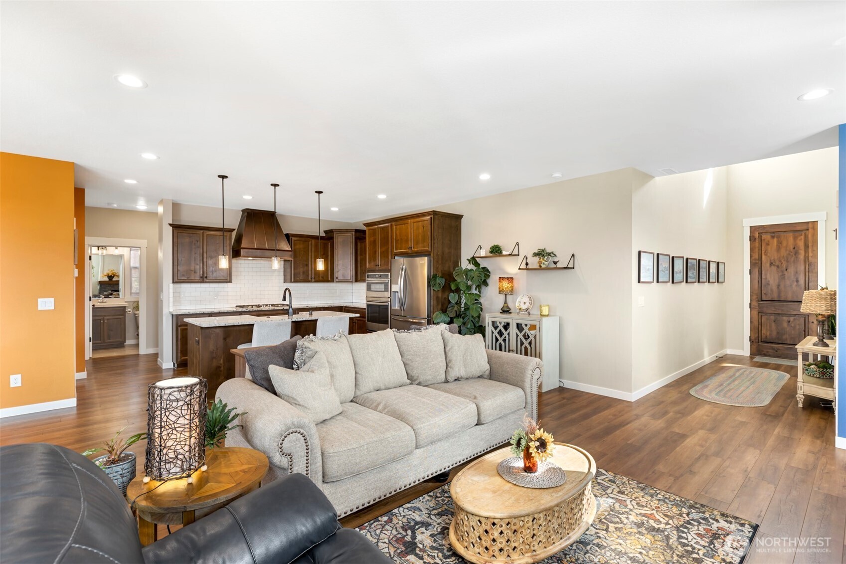 676 E White Oak Avenue , La Center, WA 98629