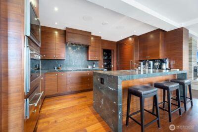 1300 University Street #11A, Seattle, WA 98101