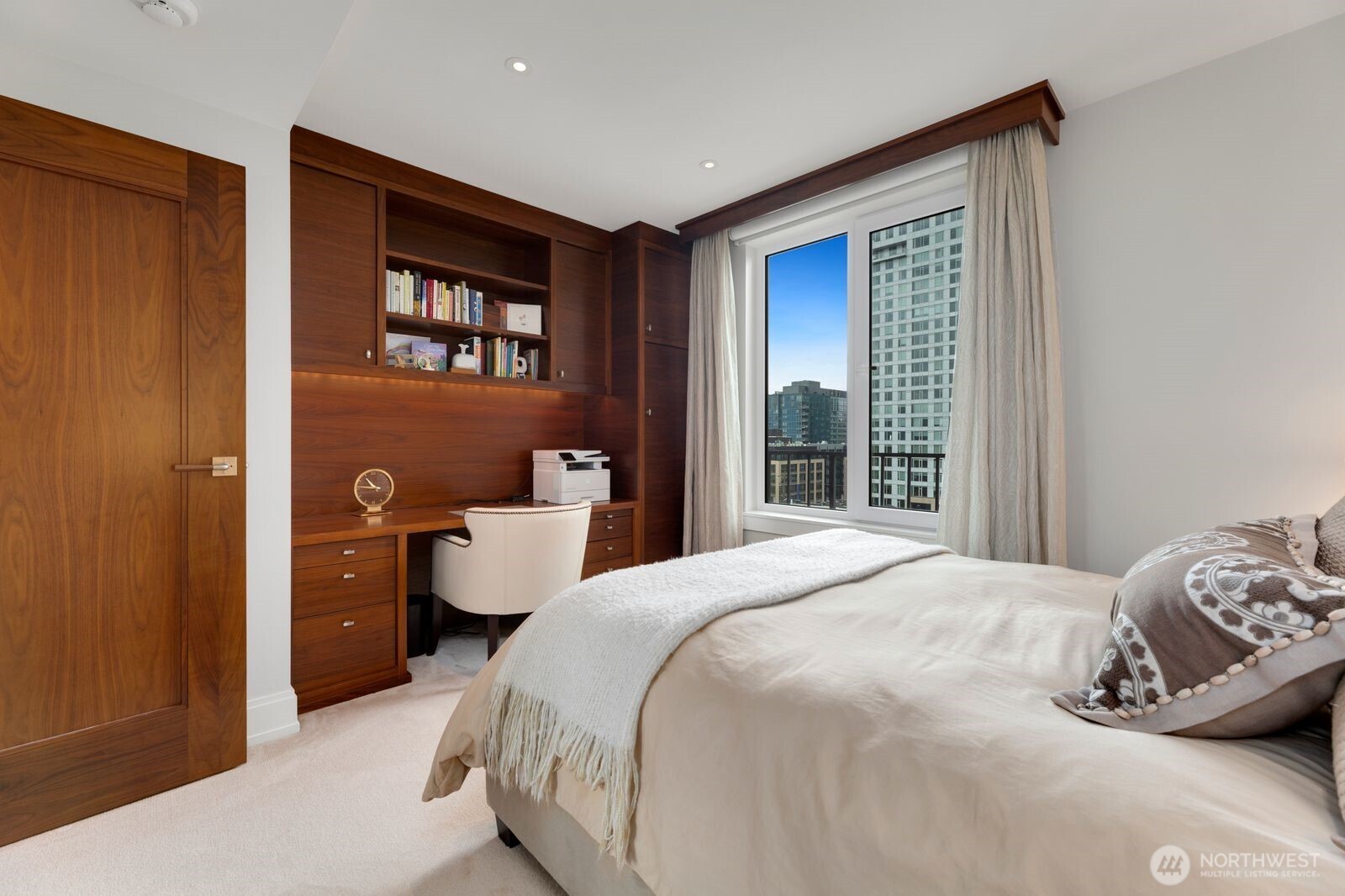 1300 University Street #11A, Seattle, WA 98101