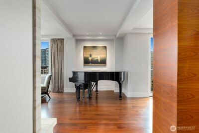 1300 University Street #11A, Seattle, WA 98101 - Photo 2