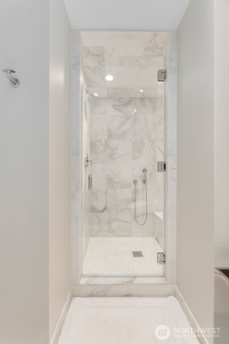 1300 University Street #11A, Seattle, WA 98101