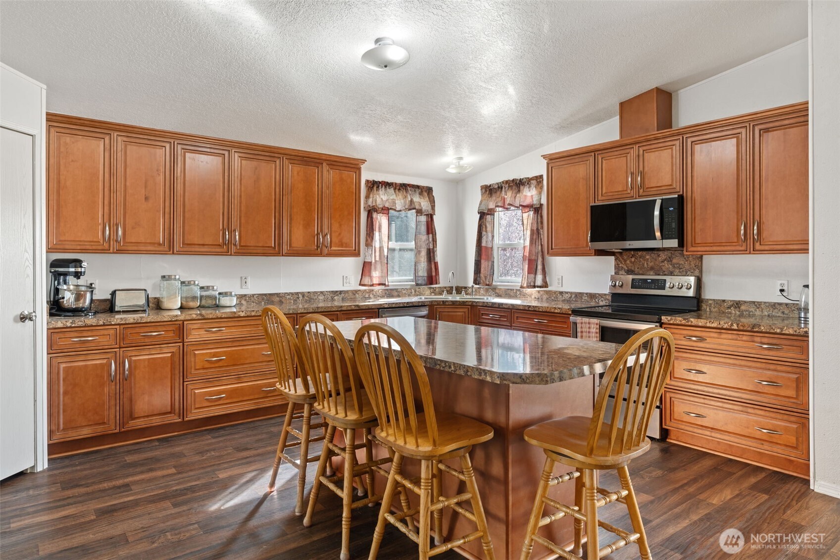 280 Antrim Road , Winlock, WA 98596