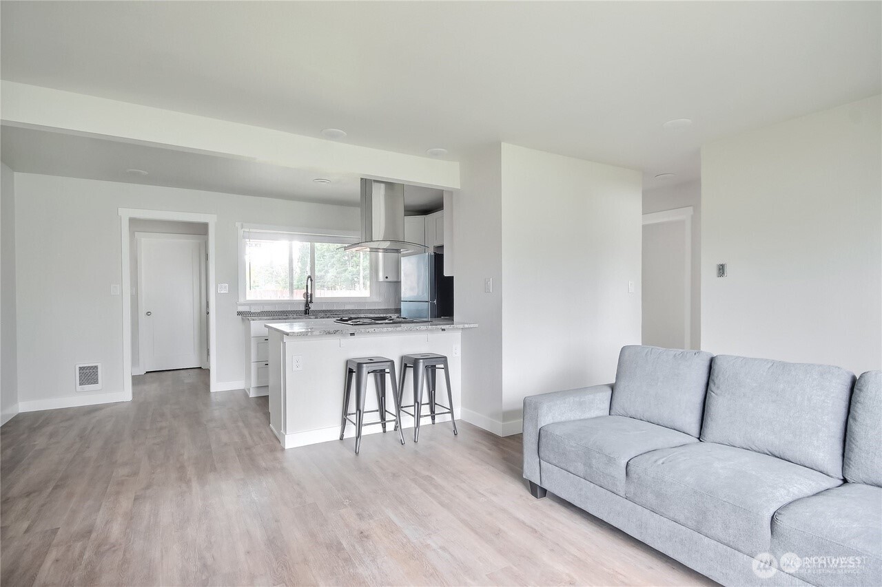 6801 -6803 Steilacoom Boulevard SW, Lakewood, WA 98499-2155