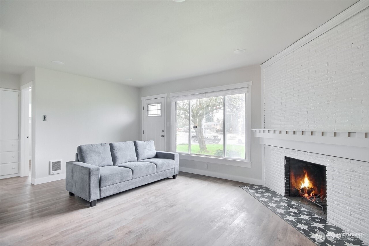 6801 -6803 Steilacoom Boulevard SW, Lakewood, WA 98499-2155