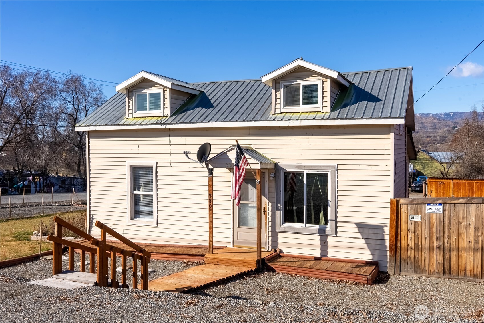 330 Edmonds Street , Omak, WA 98841