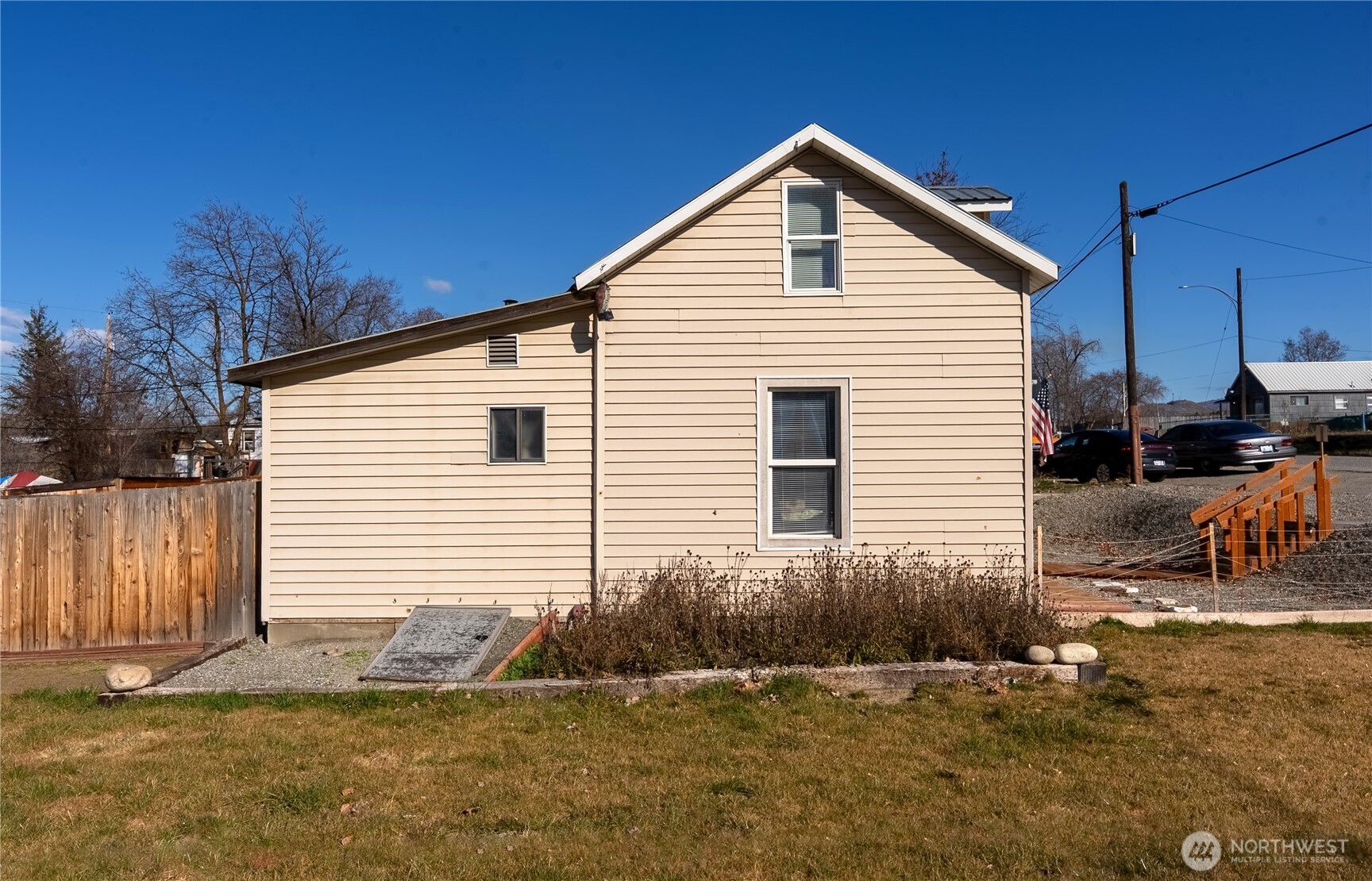 330 Edmonds Street , Omak, WA 98841