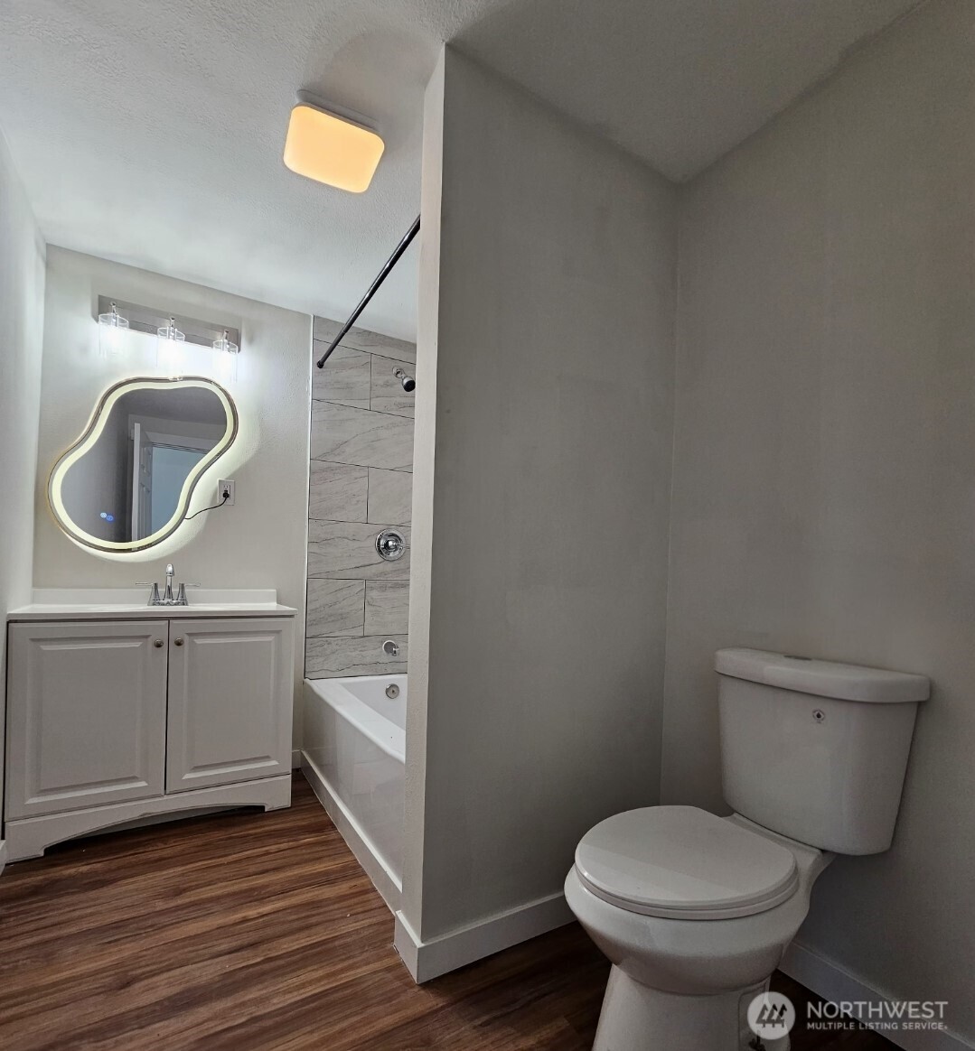 2914 Columbia Heights Road , Longview, WA 98632