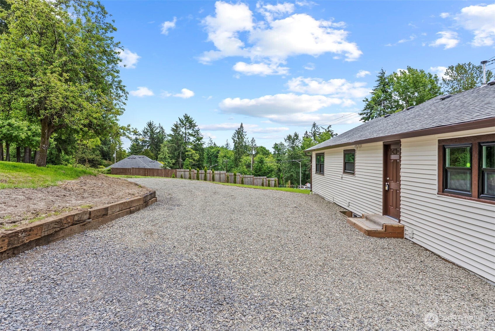 2914 Columbia Heights Road , Longview, WA 98632