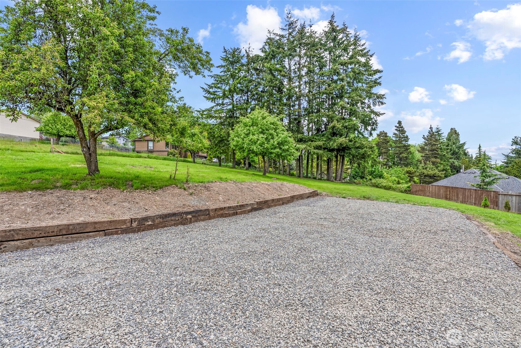 2914 Columbia Heights Road , Longview, WA 98632