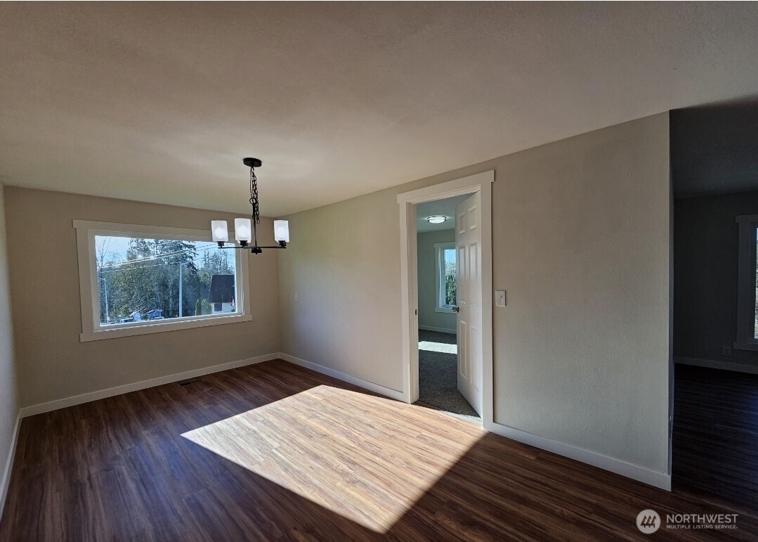 2914 Columbia Heights Road , Longview, WA 98632