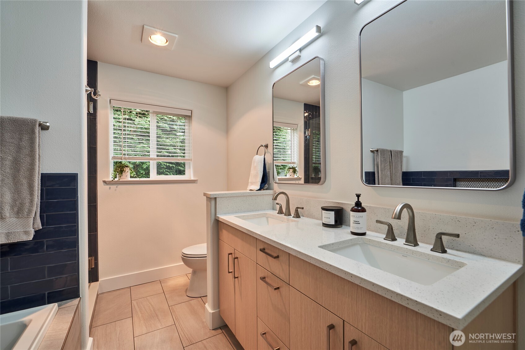 1328 Parkstone Lane , Bellingham, WA 98229