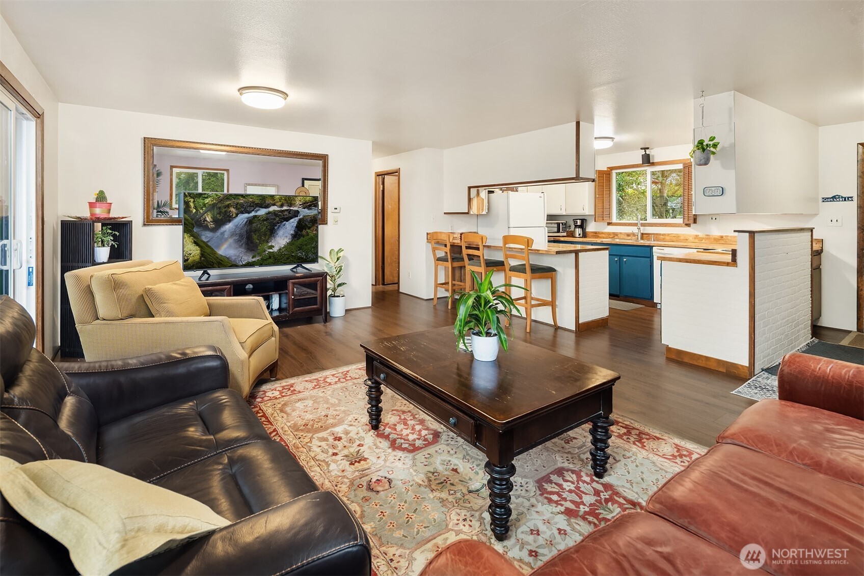 609 NW Broadway Street , Coupeville, WA 98239