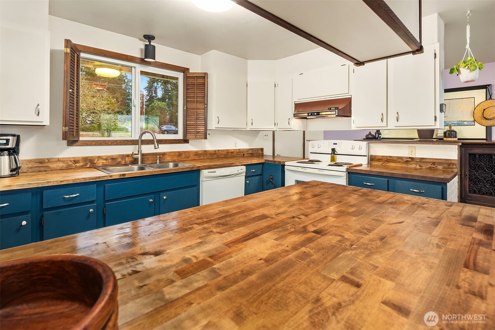 609 NW Broadway Street , Coupeville, WA 98239