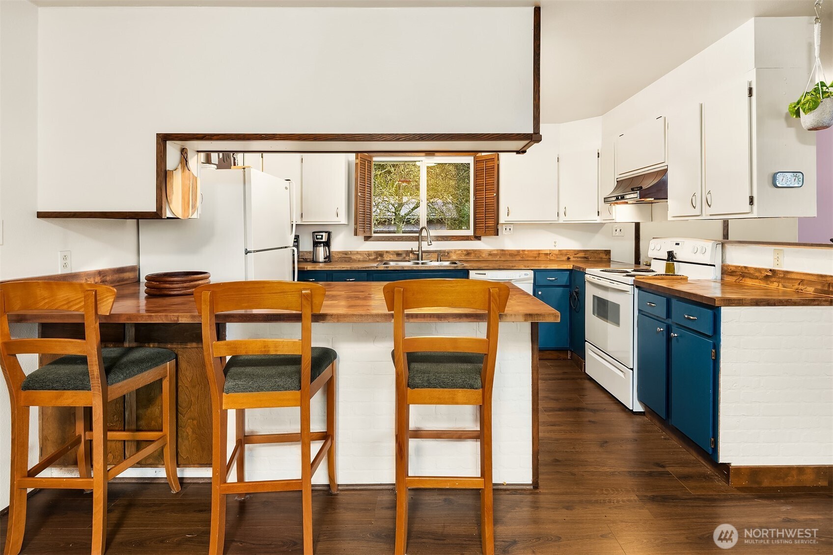 609 NW Broadway Street , Coupeville, WA 98239