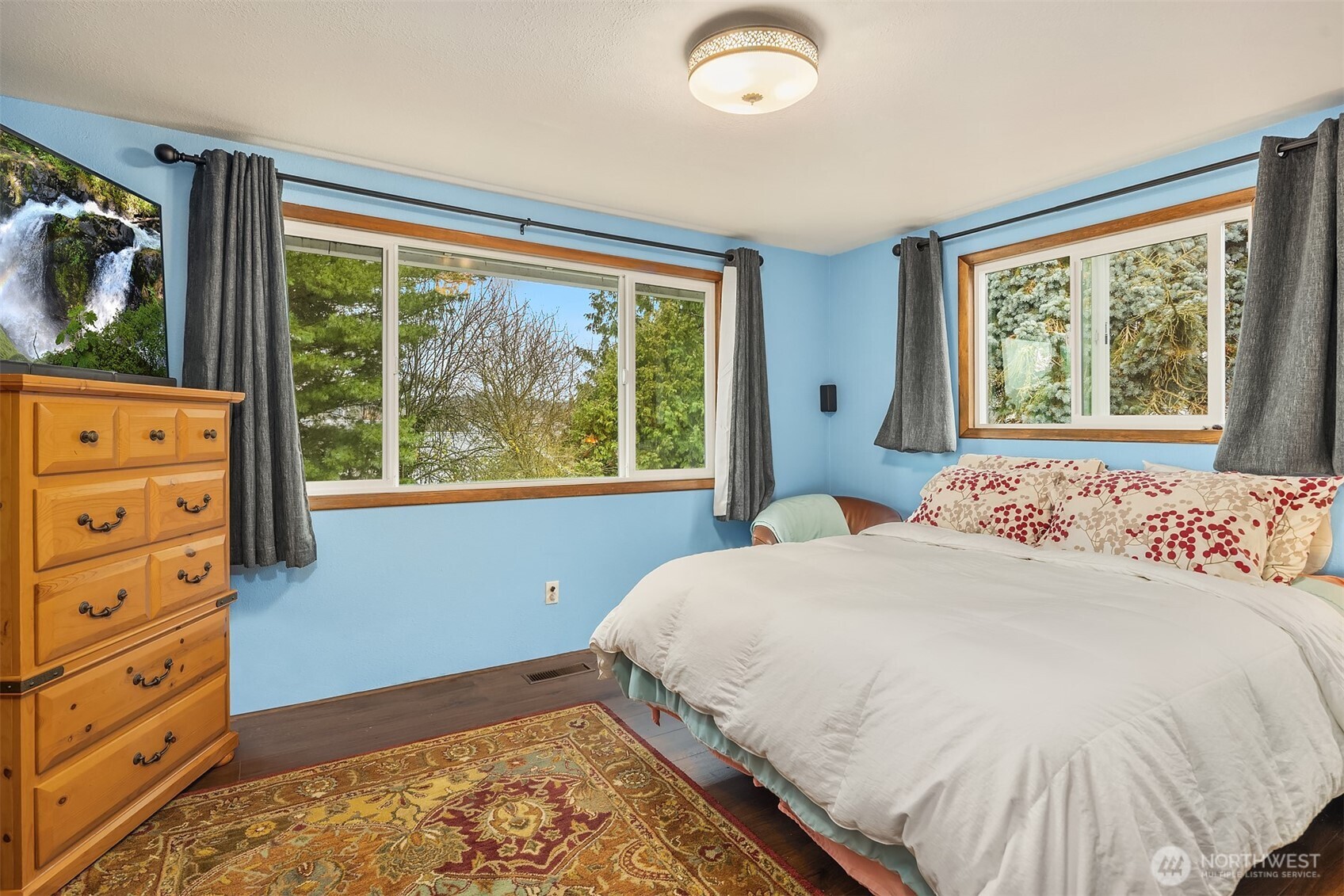 609 NW Broadway Street , Coupeville, WA 98239