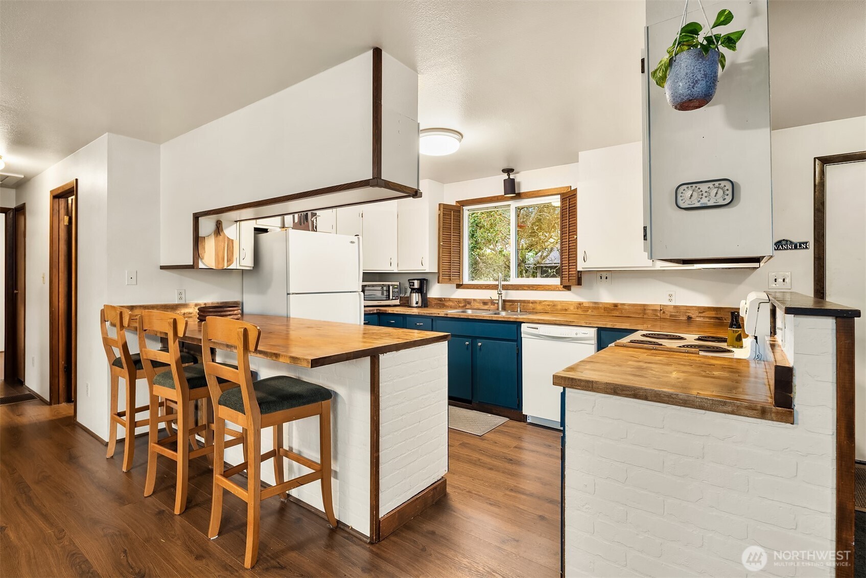 609 NW Broadway Street , Coupeville, WA 98239