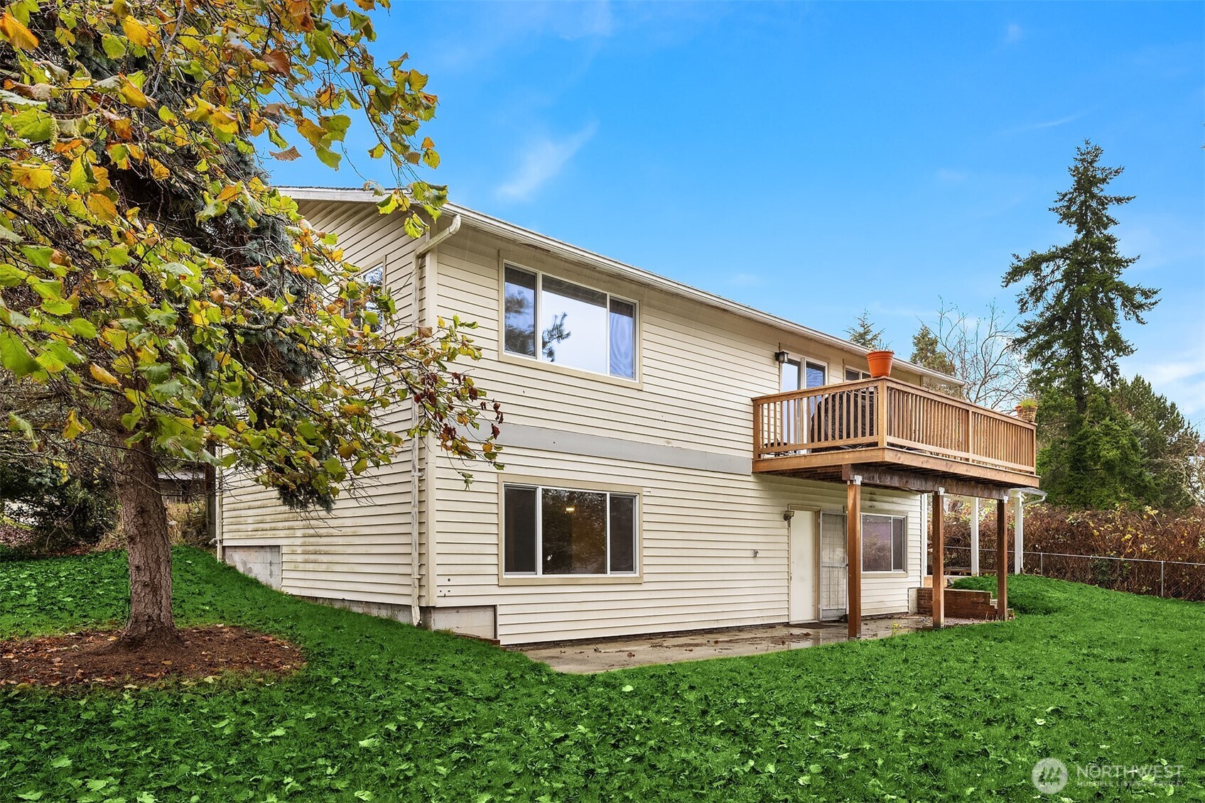 609 NW Broadway Street , Coupeville, WA 98239