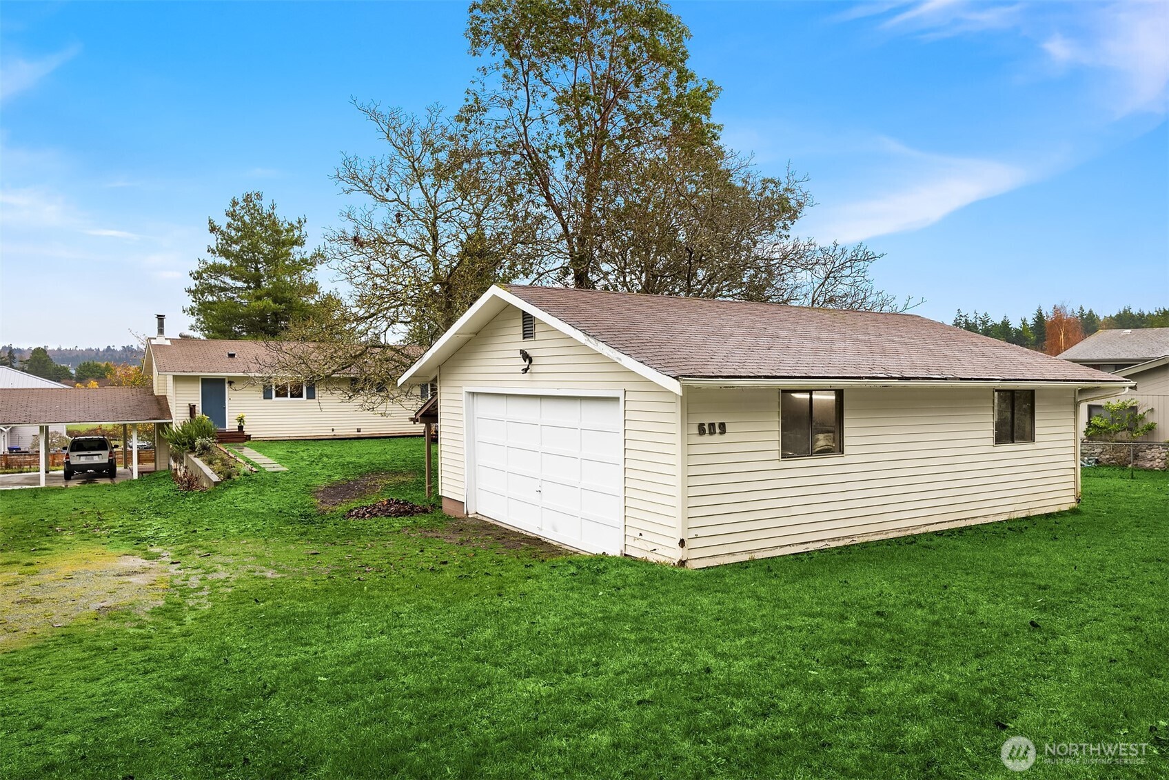 609 NW Broadway Street , Coupeville, WA 98239